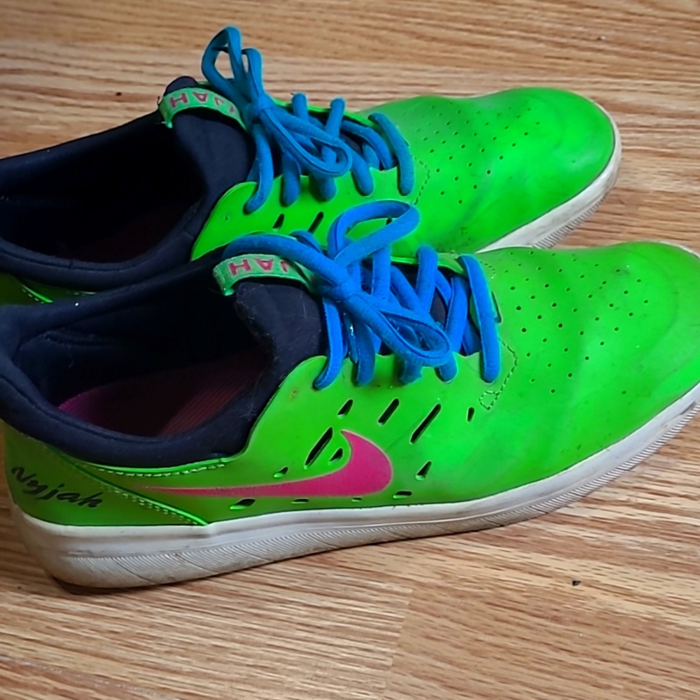 Nike sb free, 1st of nyjah Houston signature shoes, bright green and pink